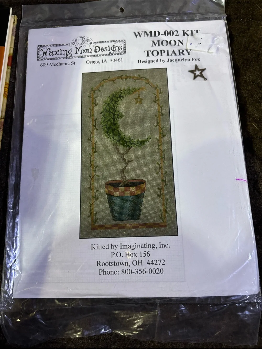 Green Moon Topiary Wall Decor Kit